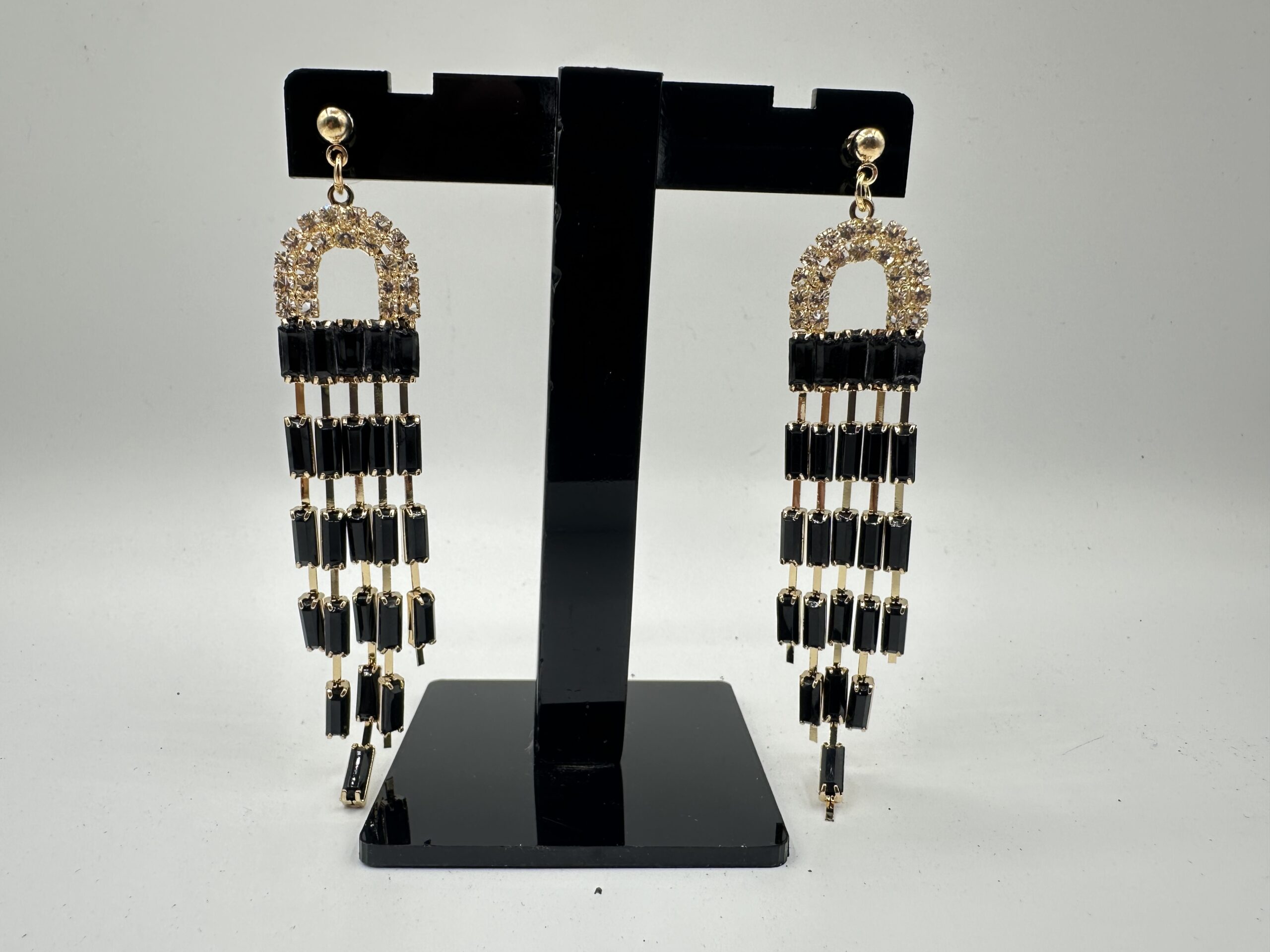 🖤✨ Elegant Noir: Black & Gold Statement Earrings